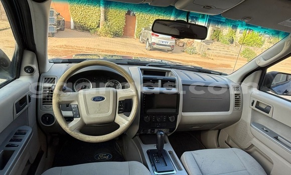 Acheter Occasion Voiture Ford Escape Bleu à Dakar, Dakar Acheter Occasion Voiture Ford Escape Bleu à Dakar, Dakar