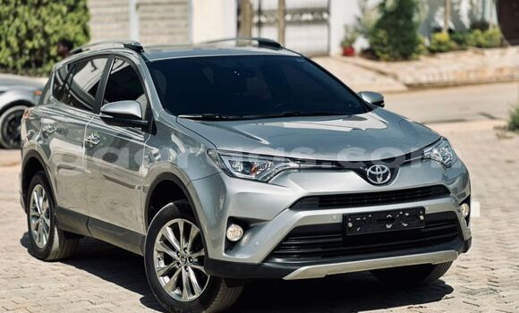 Buy Import Toyota RAV4 Silver Car in Dakar in Dakar Buy Import Toyota RAV4 Silver Car in Dakar in Dakar