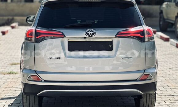 Buy Import Toyota RAV4 Silver Car in Dakar in Dakar Buy Import Toyota RAV4 Silver Car in Dakar in Dakar