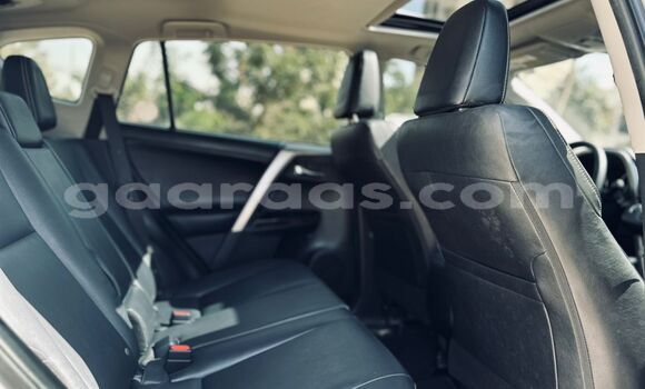 Buy Import Toyota RAV4 Silver Car in Dakar in Dakar Buy Import Toyota RAV4 Silver Car in Dakar in Dakar