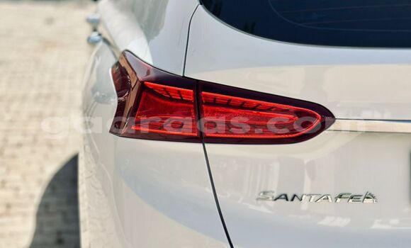Buy Import Hyundai Santa Fe White Car in Dakar in Dakar Buy Import Hyundai Santa Fe White Car in Dakar in Dakar