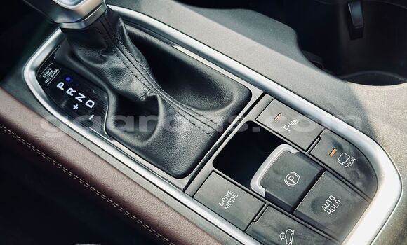 Buy Import Hyundai Santa Fe White Car in Dakar in Dakar Buy Import Hyundai Santa Fe White Car in Dakar in Dakar