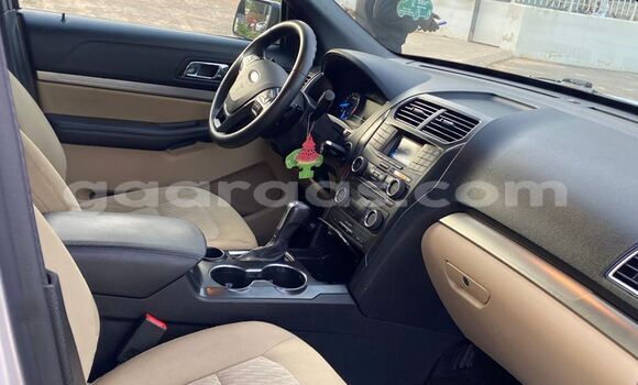 Dieundeu Occasion FORD MUSTANG Silver Auto in Dakar in Dakar Dieundeu Occasion FORD MUSTANG Silver Auto in Dakar in Dakar