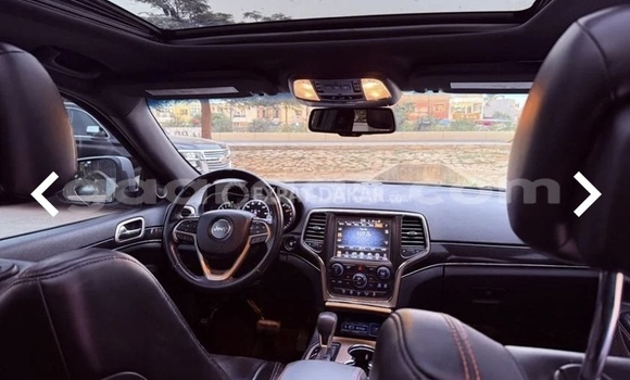 Dieundeu Occasion Jeep Grand Cherokee Silver Auto in Dakar in Dakar Dieundeu Occasion Jeep Grand Cherokee Silver Auto in Dakar in Dakar