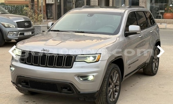 Dieundeu Occasion Jeep Grand Cherokee Silver Auto in Dakar in Dakar Dieundeu Occasion Jeep Grand Cherokee Silver Auto in Dakar in Dakar