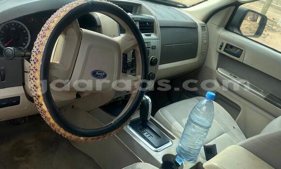 Dieundeu Occasion FORD MUSTANG White Auto in Dakar in Dakar Dieundeu Occasion FORD MUSTANG White Auto in Dakar in Dakar