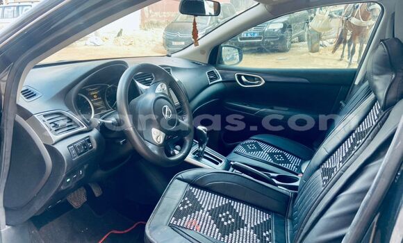 Acheter Import Voiture Nissan Sentra Noir à Dakar, Dakar Acheter Import Voiture Nissan Sentra Noir à Dakar, Dakar