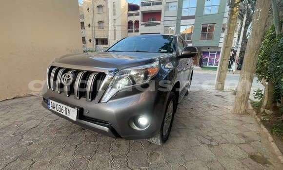 Dieundeu Occasion Toyota Prado Silver Auto in Dakar in Dakar Dieundeu Occasion Toyota Prado Silver Auto in Dakar in Dakar