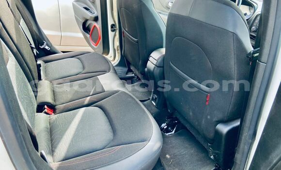 Buy Import Jeep Renegade White Car in Dakar in Dakar Buy Import Jeep Renegade White Car in Dakar in Dakar