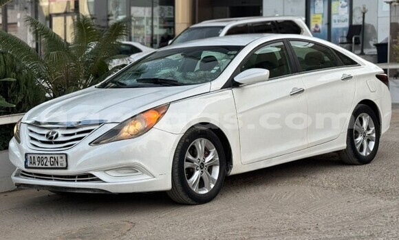 Buy Used Hyundai Sonata White Car in Dakar in Dakar Buy Used Hyundai Sonata White Car in Dakar in Dakar
