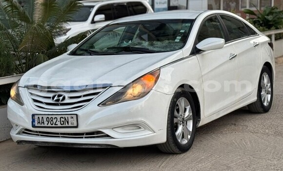 Buy Used Hyundai Sonata White Car in Dakar in Dakar Buy Used Hyundai Sonata White Car in Dakar in Dakar