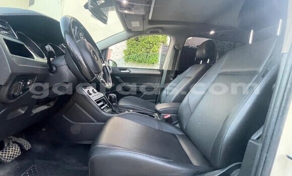 Acheter Occasion Voiture Volkswagen Touran Autre à Dakar, Dakar Acheter Occasion Voiture Volkswagen Touran Autre à Dakar, Dakar