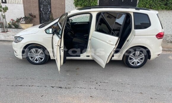 Acheter Occasion Voiture Volkswagen Touran Autre à Dakar, Dakar Acheter Occasion Voiture Volkswagen Touran Autre à Dakar, Dakar