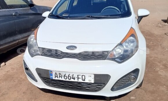 Buy Used Kia Rio White Car in Dakar in Dakar Buy Used Kia Rio White Car in Dakar in Dakar