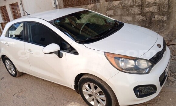Buy Used Kia Rio White Car in Dakar in Dakar Buy Used Kia Rio White Car in Dakar in Dakar