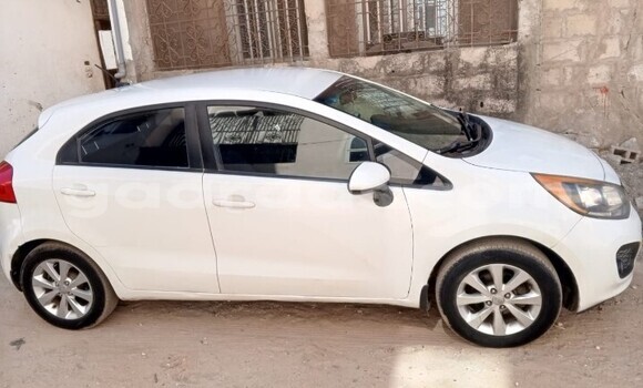 Buy Used Kia Rio White Car in Dakar in Dakar Buy Used Kia Rio White Car in Dakar in Dakar