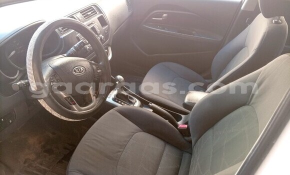 Buy Used Kia Rio White Car in Dakar in Dakar Buy Used Kia Rio White Car in Dakar in Dakar