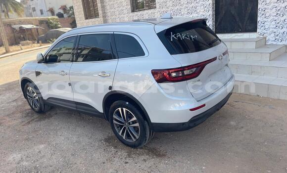 Buy New Renault Captur Silver Car in Dakar in Dakar Buy New Renault Captur Silver Car in Dakar in Dakar