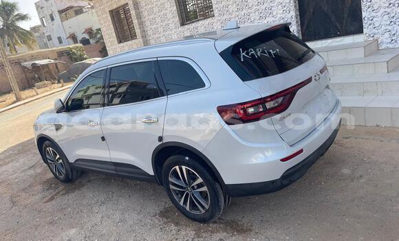 Buy New Renault Captur Silver Car in Dakar in Dakar Buy New Renault Captur Silver Car in Dakar in Dakar