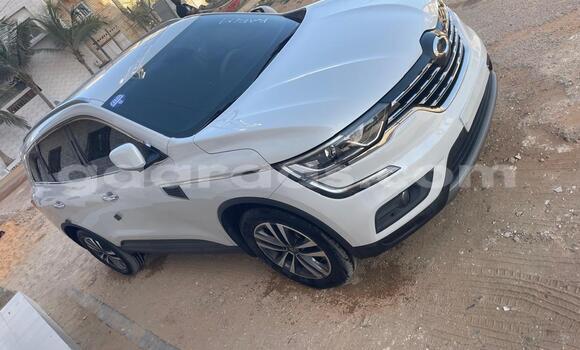 Buy New Renault Captur Silver Car in Dakar in Dakar Buy New Renault Captur Silver Car in Dakar in Dakar