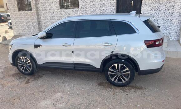 Buy New Renault Captur Silver Car in Dakar in Dakar Buy New Renault Captur Silver Car in Dakar in Dakar