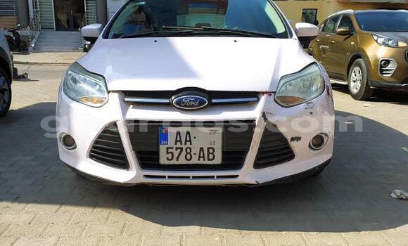 Buy Used Ford Focus White Car in Dakar in Dakar