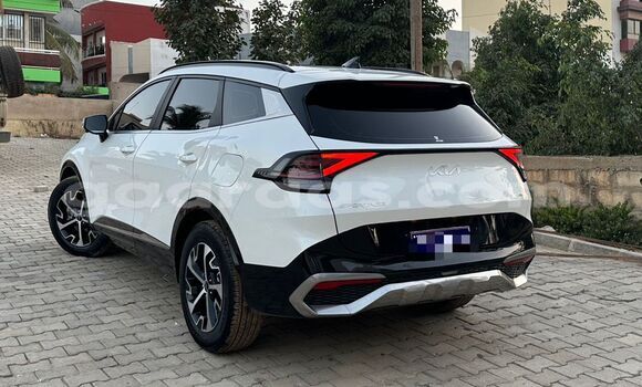 Buy Import Kia Sportage White Car in Dakar in Dakar Buy Import Kia Sportage White Car in Dakar in Dakar