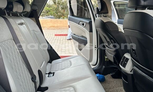 Buy Import Kia Sportage White Car in Dakar in Dakar Buy Import Kia Sportage White Car in Dakar in Dakar