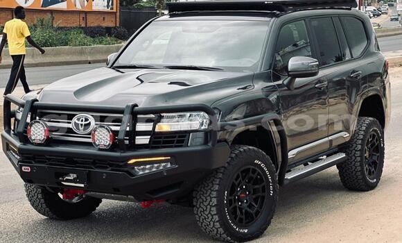 Dieundeu Imported Toyota Land Cruiser Silver Auto in Dakar in Dakar Dieundeu Imported Toyota Land Cruiser Silver Auto in Dakar in Dakar