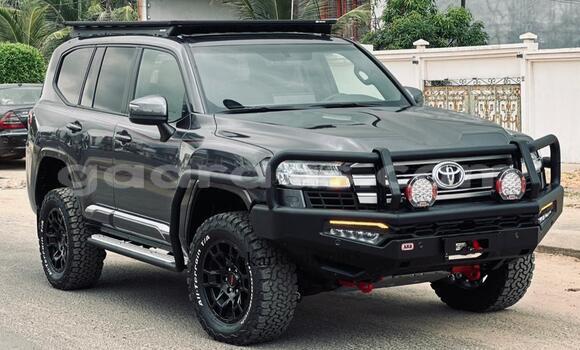 Dieundeu Imported Toyota Land Cruiser Silver Auto in Dakar in Dakar Dieundeu Imported Toyota Land Cruiser Silver Auto in Dakar in Dakar