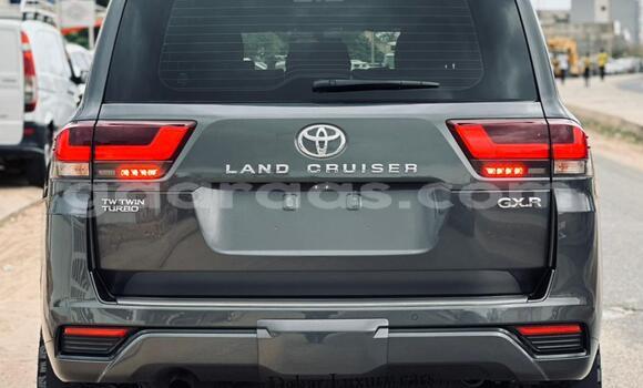 Dieundeu Imported Toyota Land Cruiser Silver Auto in Dakar in Dakar Dieundeu Imported Toyota Land Cruiser Silver Auto in Dakar in Dakar