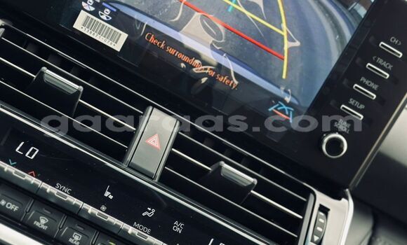 Dieundeu Imported Toyota Land Cruiser Silver Auto in Dakar in Dakar Dieundeu Imported Toyota Land Cruiser Silver Auto in Dakar in Dakar