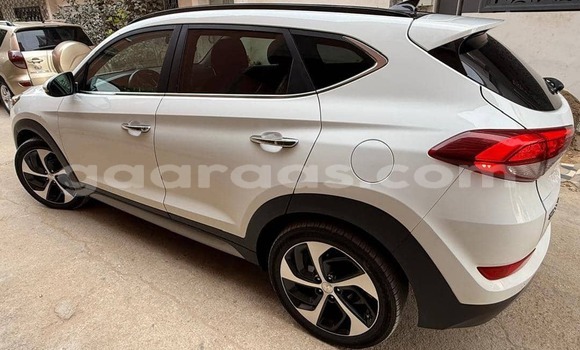 Acheter Import Voiture Hyundai Tucson Blanc à Dakar, Dakar Acheter Import Voiture Hyundai Tucson Blanc à Dakar, Dakar