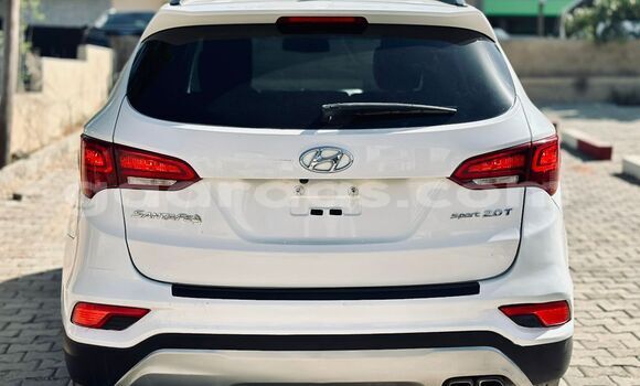 Buy Import Hyundai Santa Fe White Car in Dakar in Dakar Buy Import Hyundai Santa Fe White Car in Dakar in Dakar