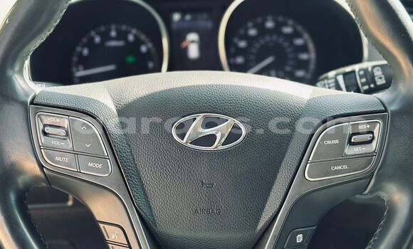 Buy Import Hyundai Santa Fe White Car in Dakar in Dakar Buy Import Hyundai Santa Fe White Car in Dakar in Dakar