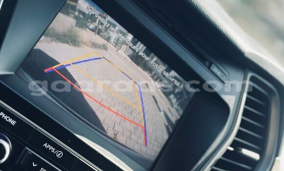 Buy Import Hyundai Santa Fe White Car in Dakar in Dakar Buy Import Hyundai Santa Fe White Car in Dakar in Dakar