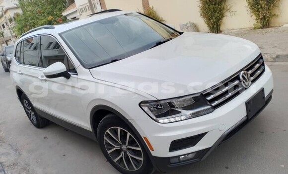 Buy Used Volkswagen Tiguan White Car in Dakar in Dakar Buy Used Volkswagen Tiguan White Car in Dakar in Dakar