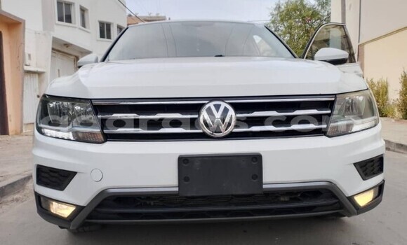Buy Used Volkswagen Tiguan White Car in Dakar in Dakar Buy Used Volkswagen Tiguan White Car in Dakar in Dakar
