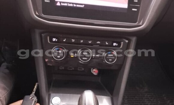 Buy Used Volkswagen Tiguan White Car in Dakar in Dakar Buy Used Volkswagen Tiguan White Car in Dakar in Dakar