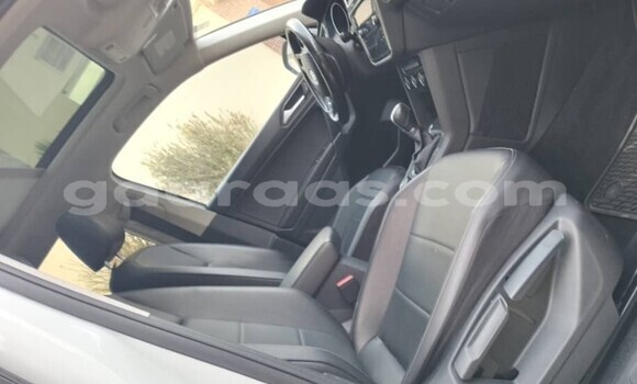 Buy Used Volkswagen Tiguan White Car in Dakar in Dakar Buy Used Volkswagen Tiguan White Car in Dakar in Dakar