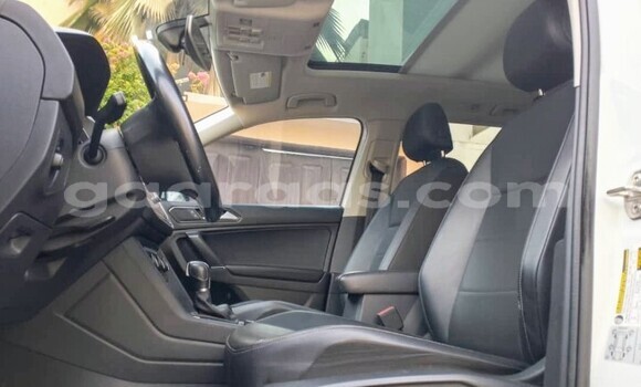 Buy Used Volkswagen Tiguan White Car in Dakar in Dakar Buy Used Volkswagen Tiguan White Car in Dakar in Dakar