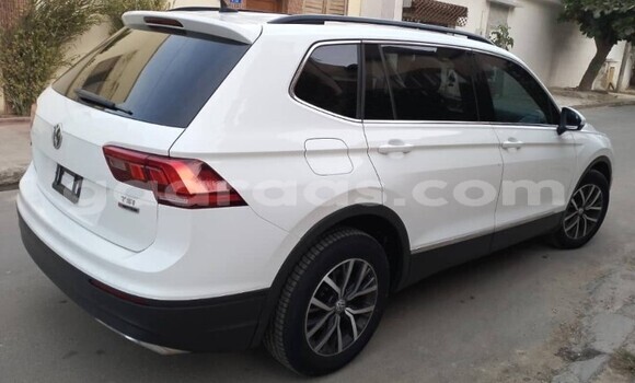 Buy Used Volkswagen Tiguan White Car in Dakar in Dakar Buy Used Volkswagen Tiguan White Car in Dakar in Dakar