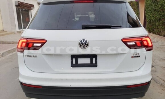 Buy Used Volkswagen Tiguan White Car in Dakar in Dakar Buy Used Volkswagen Tiguan White Car in Dakar in Dakar