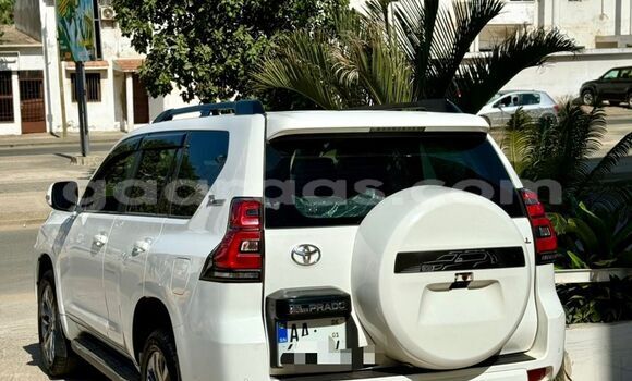 Acheter Occasion Voiture Toyota Land Cruiser Prado Blanc à Dakar, Dakar