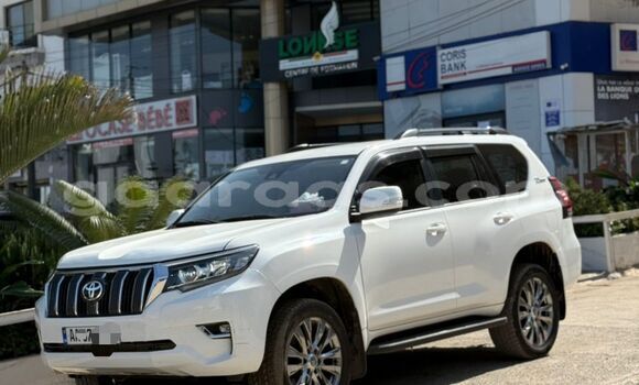 Acheter Occasion Voiture Toyota Land Cruiser Prado Blanc à Dakar, Dakar Acheter Occasion Voiture Toyota Land Cruiser Prado Blanc à Dakar, Dakar