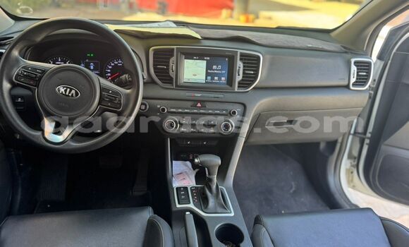 Dieundeu Imported Kia Sportage White Auto in Dakar in Dakar Dieundeu Imported Kia Sportage White Auto in Dakar in Dakar