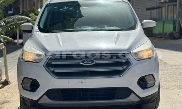 Acheter Import Voiture Ford Escape Blanc à Dakar, Dakar Acheter Import Voiture Ford Escape Blanc à Dakar, Dakar