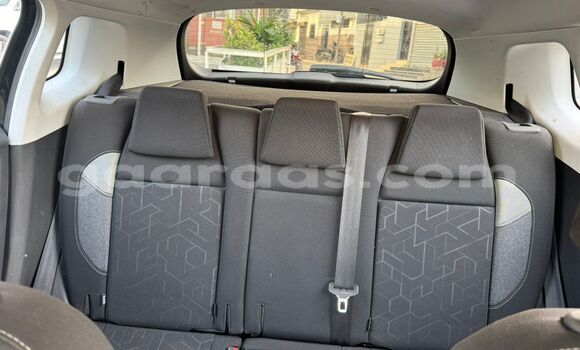 Acheter Import Voiture Peugeot 2008 Gris métallisé à Dakar, Dakar Acheter Import Voiture Peugeot 2008 Gris métallisé à Dakar, Dakar