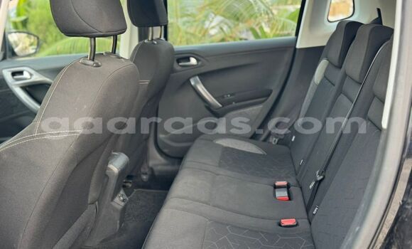 Acheter Import Voiture Peugeot 2008 Gris métallisé à Dakar, Dakar Acheter Import Voiture Peugeot 2008 Gris métallisé à Dakar, Dakar