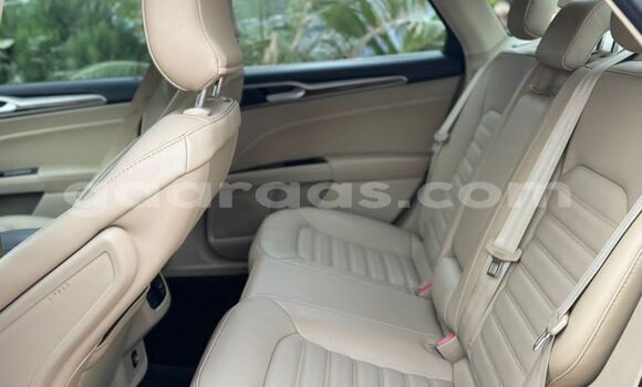 Acheter Import Voiture Ford Fusion Rouge à Dakar, Dakar Acheter Import Voiture Ford Fusion Rouge à Dakar, Dakar